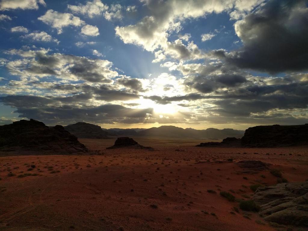 Bubble Tent & Luxury Camp Hotel Wadi Rum Exterior photo